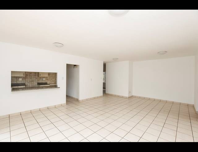 3 BEDROOM TOWNHOUSE FOR SALE IN ESSENWOOD
